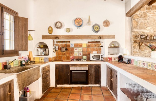 Monovar Casa | Casa rural 'Madara' con vistas a la montaña, piscina privada y Wi-Fi