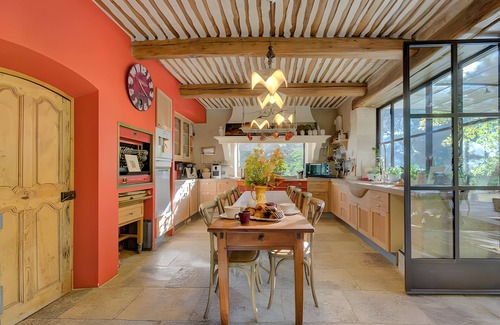 Lambesc Villa | Casa rural 'Mas Des Cigales Et Roulotte Lambesc' con piscina privada, Wi-Fi y aire acondicionado
