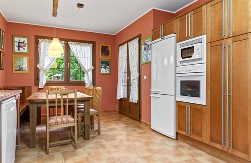 La Riera Casa | Casa rural 'Sildavia' con vistas a la montaña, terraza privada y Wi-Fi