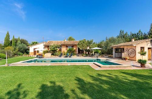 Ullaro Casa | Country house with amazing pool in a beautiful rural setting