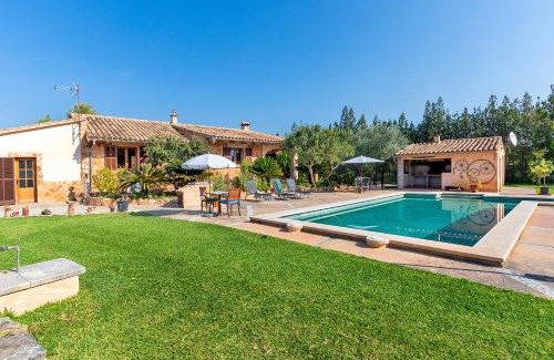 Ullaro Casa | Country house with amazing pool in a beautiful rural setting