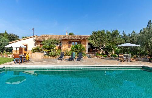 Ullaro Casa | Country house with amazing pool in a beautiful rural setting