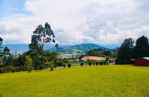 Cartago Casa | Country house with an incredible view to the city