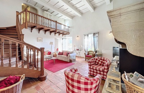 Seguret Otro | Country house with bucolic garden and swimming-pool for 10 persons