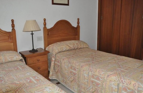 Motril Cabaña | Casa de campo con jardin, piscina salada y acceso a INTERNET.