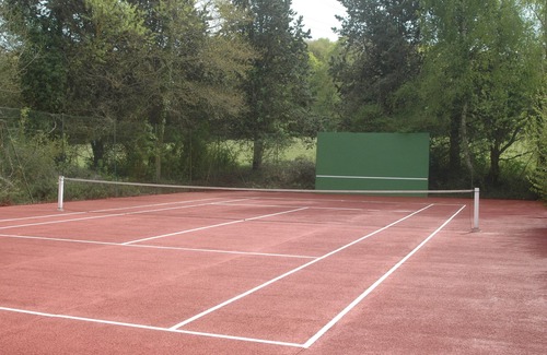 Auffargis Casa | Casa de campo con tenis, bicicletas y actividades deportivas.