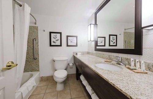 Queensbury Hotel | Country Inn & Suites by Radisson, Lake George (Queensbury), NY