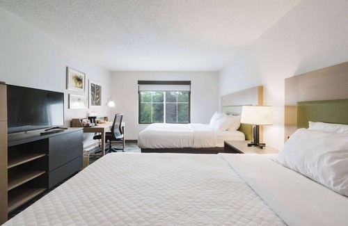 Queensbury Hotel | Country Inn & Suites by Radisson, Lake George (Queensbury), NY