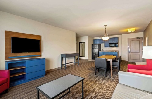 Red Wing Hotel | Country Inn & Suites by Radisson, Red Wing, MN
