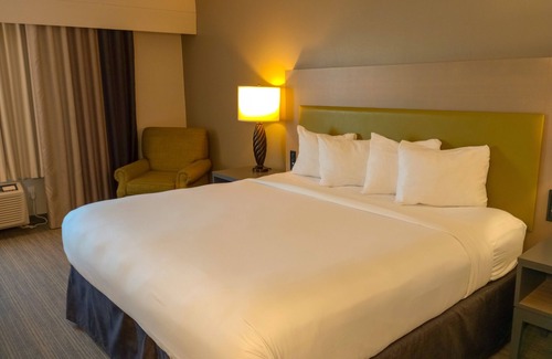 Portland Hotel | Country Inn & Suites by Radisson, Portland International Airport, OR