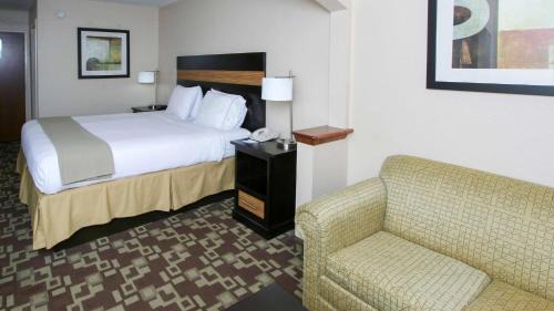 Shelby Hotel | Country Inn & Suites by Radisson, Shelby, NC