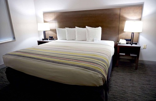 Tampa Hotel | Country Inn & Suites by Radisson, Tampa/Brandon, FL