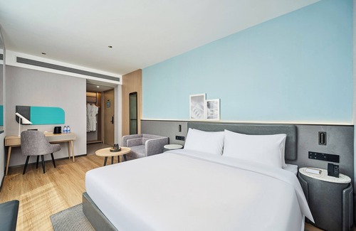 Xincheng Hotel | Country Inn & Suites Xi'an Bell Towers