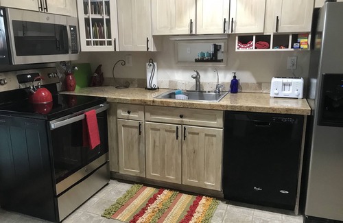 Centennial Apartamento | Country Living Private Apt w/Mini Petting Zoo