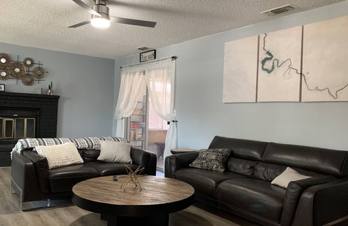 Florin Casa | 🌾Country Playhouse 1800sqft 2king 2queen1sofa bed Playroom🌾