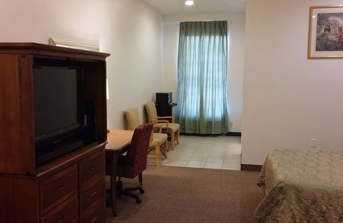 Manvel Hotel | Country Regency Inn & Suites