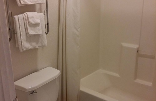 Manvel Hotel | Country Regency Inn & Suites