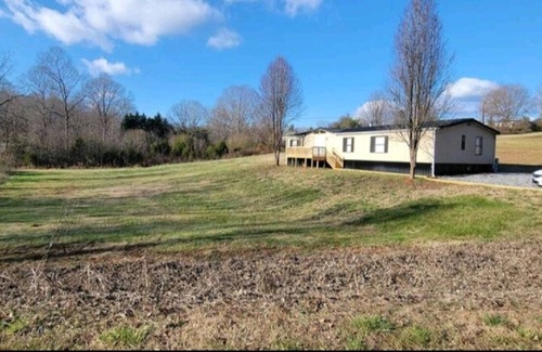 Caroleen Casa | Country Setting 30mins Shelby, 27mins Tryon Equestrian, 10mins Forest City