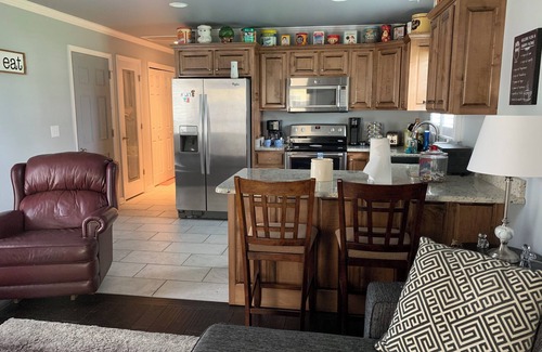 Gallatin Casa | Country setting guesthouse.
