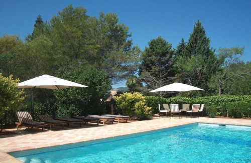 Santa Eulalia del Río Villa | Villa de campo ideal para 6, piscina privada, jardín vallado, céntrico en la isla.