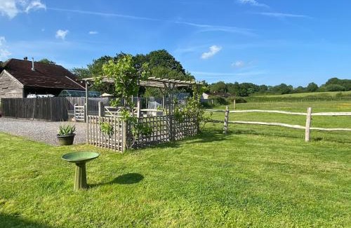 Abbess Roding Casa | Countryside Barn Close to Kent Vineyards