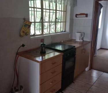 Greater Johannesburg Metropolitan Area Apartamento | Countryside Garden Cottage, Sleeps 2