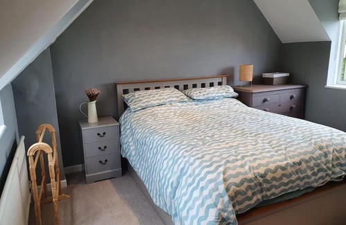 Swindon Casa | Countryside 3 Bed Detached Cottage