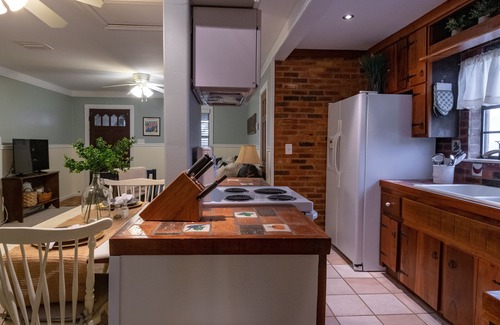 Fairhope Casa | Loft de campo. Fairhope Ultimate Patio con TV al aire libre y parrilla privada
