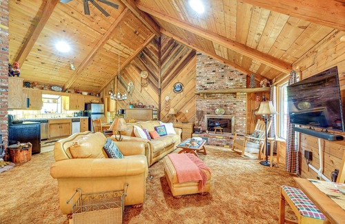 Badger Cabina | Countryside Views: Family-Friendly Badger Cabin
