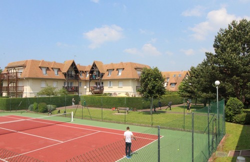 Deauville City Centre Apartamento | Clasificados 4 ****, tenis, piscina, estacionamiento, ropa de cama incluida, WIFI, equipo y parque