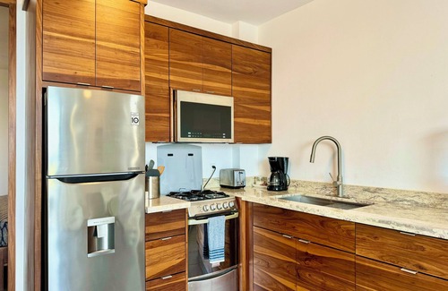 Lighthouse Estates Apartamento | Couple Suite @Larimar, West Bay