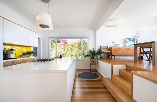McCrae Cabaña | Couples Corner A Stylish Bay View Retreat