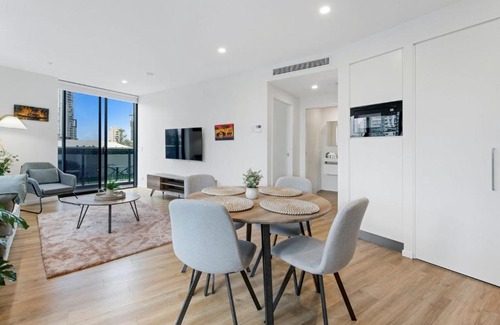 Surfers Paradise Apartamento | Couples Escape in Ruby Surfers Paradise - CoastHM