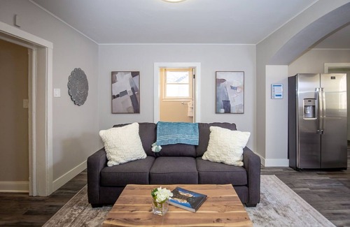 Greeley Apartamento | Couples Getaway | Walk to Unc | Free Cruiser Bikes