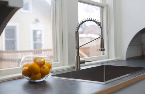 Greeley Apartamento | Couples Getaway | Walk to Unc | Free Cruiser Bikes