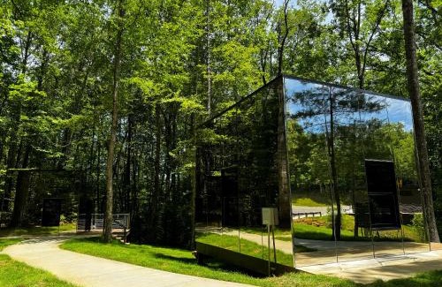 Balsam Grove Casa | Couples Mirror Cabin- Reflections at Valley Bear Farms Resort