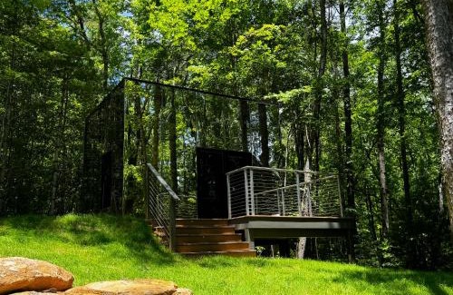 Balsam Grove Casa | Couples Mirror Cabin -Looking Glass at Valley Bear Farms Resort