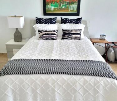 Cabezas Apartamento | Couples Oceanview Getaway