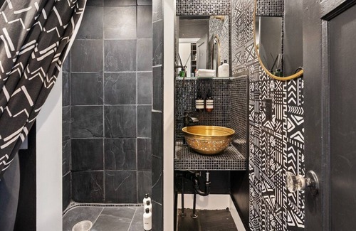 Hough Apartamento | Couples Retreat With Jacuzzi Tub