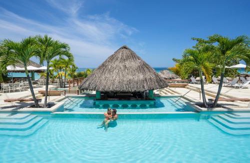 Negril Complejo | Couples Swept Away