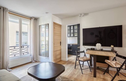 Gambetta Apartamento | Courbevoie: Superb 2BR/6P apartment