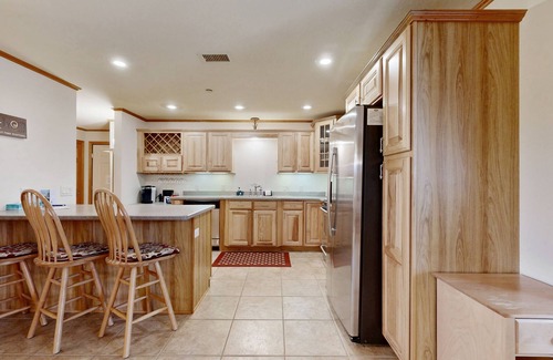 Arkdale Condominio | Course View Condo, with Jetted Tub, Fireplace, Shared Pool & Resort Amenities