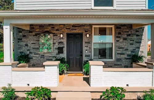 Hamilton Casa | Courtside Place - Steps to Spooky Nook!
