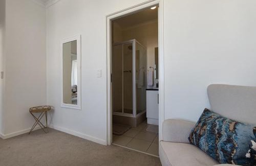 Muizenberg Apartamento | Courtside Views Empire Apartment