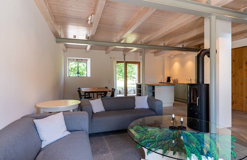 Rabenkirchen-Faulueck Apartamento | Apartamento Courtyard en el circuito