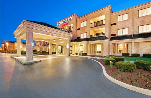 Mishawaka Hotel | Courtyard by Marriott Mishawaka-University Area