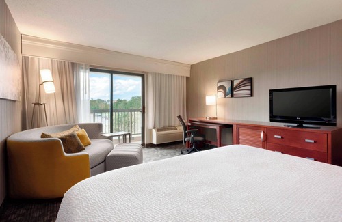 Fairlawn Hotel | Courtyard by Marriott Akron Fairlawn