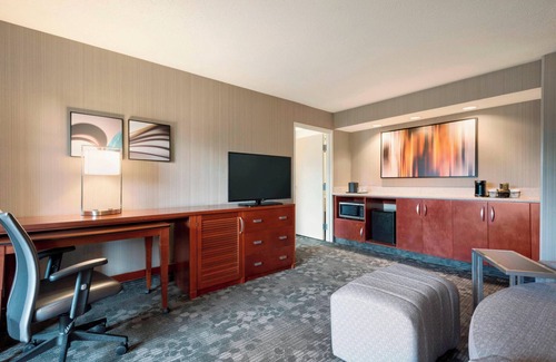 Fairlawn Hotel | Courtyard by Marriott Akron Fairlawn