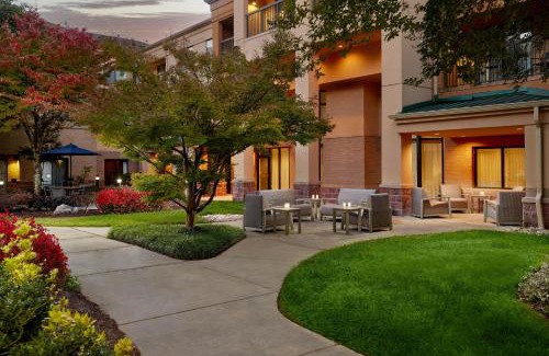 Alpharetta Hotel | Courtyard by Marriott Atlanta Alpharetta