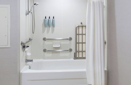 Amherst Hotel | Courtyard by Marriott Buffalo Amherst/University